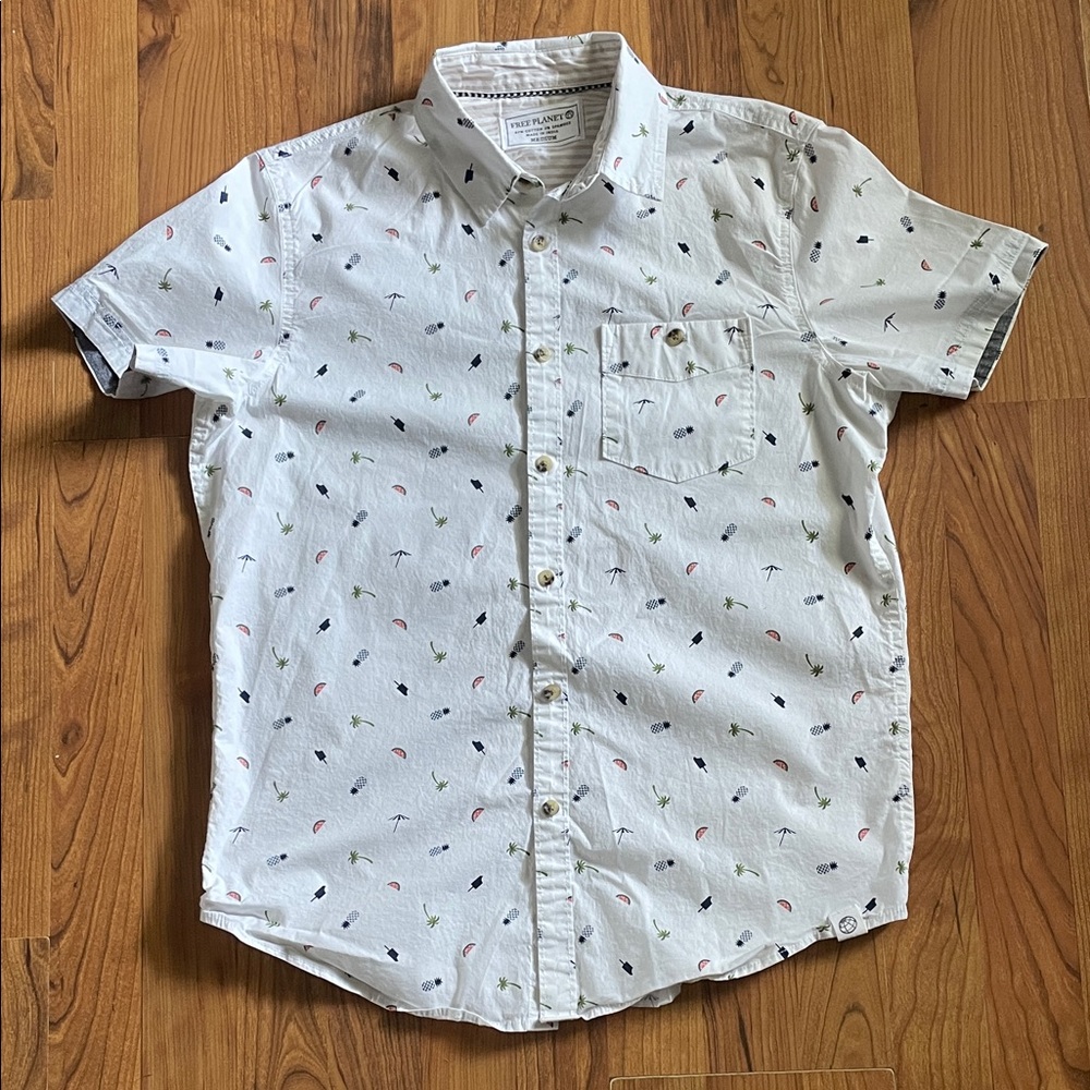 Free Planet Button Down Short Sleeve Shirt Size Medium